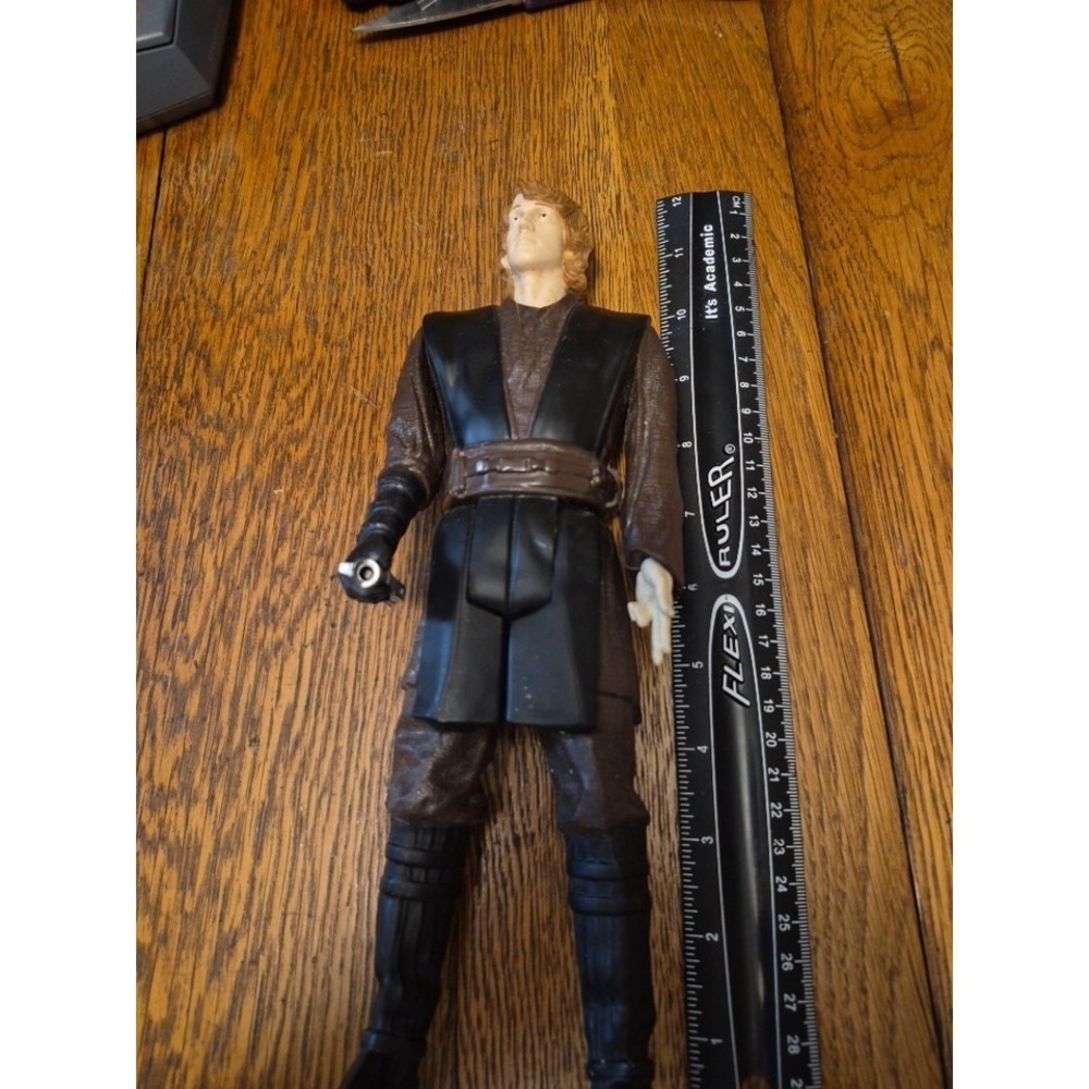 2012 Hasbro 12" Star Wars Anakin Skywalker Action Figure no light saber
